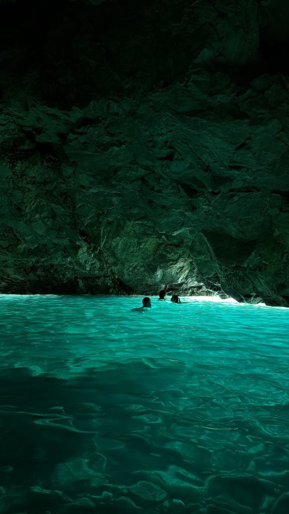 Boat trips from Himara