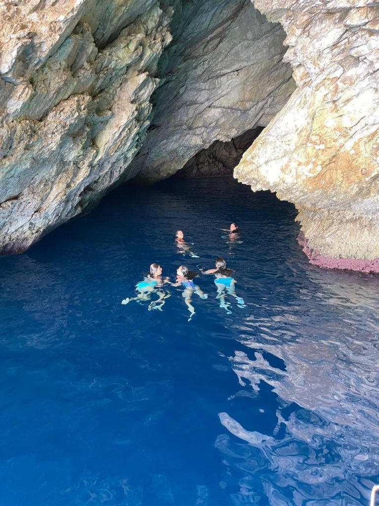 boat trips in Himara